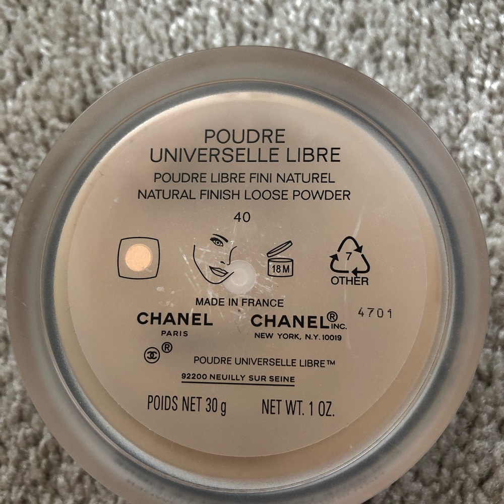 Chanel Poudre Universelle Libre/Natural Finish Loose Powder.